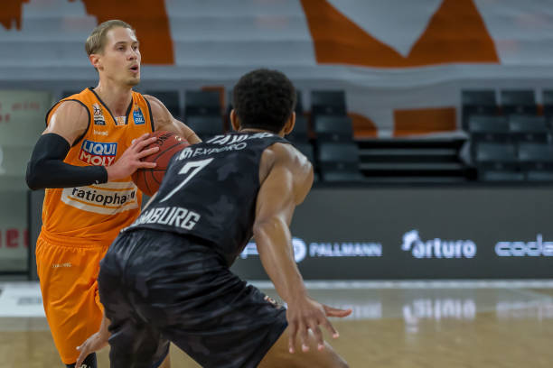 的发挥和顽 的发挥和顽