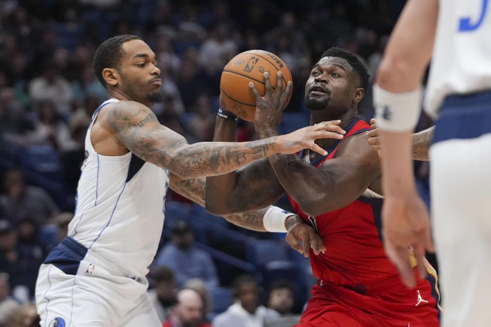 直红！马内踩踏门将腹部 裁判看回放后黄牌改为红牌